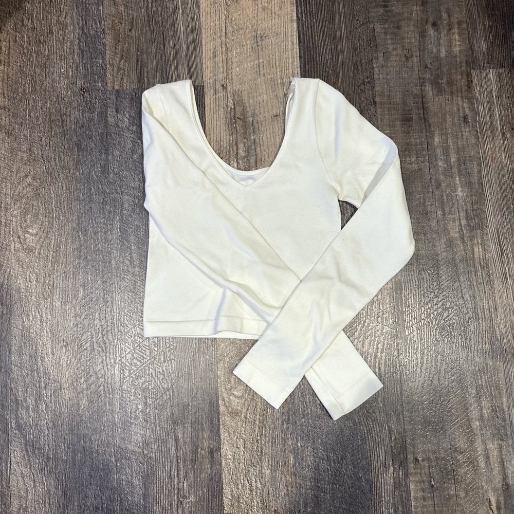 Aeropostale Cream Long Sleeve Crop Top